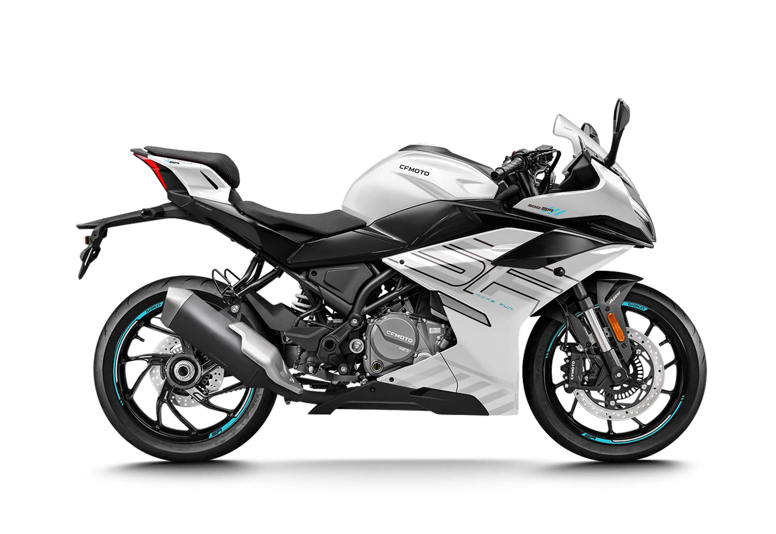 CFMOTO 300SR Sideways 1