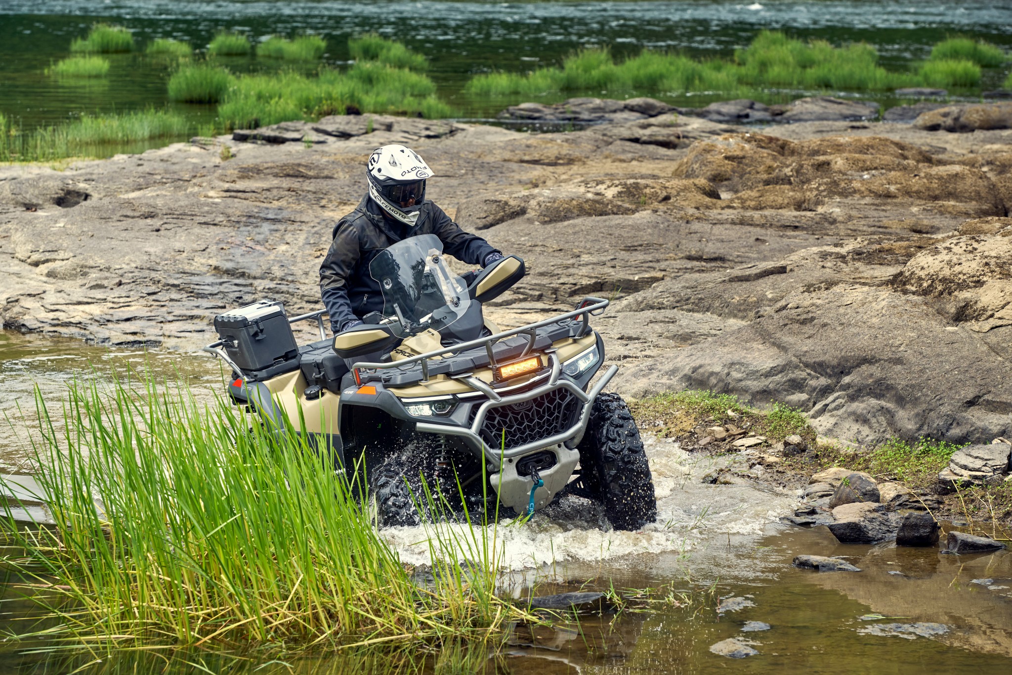 CFORCE 1000 OVERLAND_Action (1)