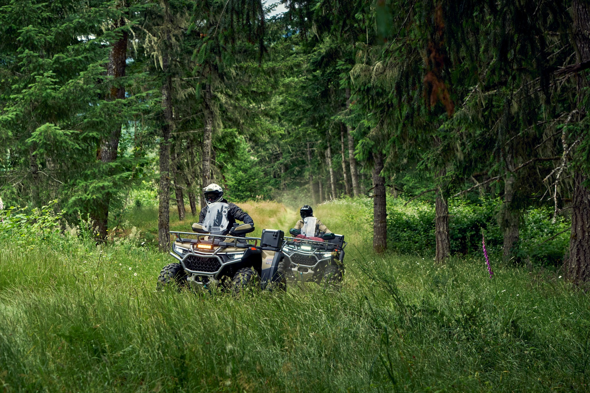 CFORCE 1000 OVERLAND_Action (2)