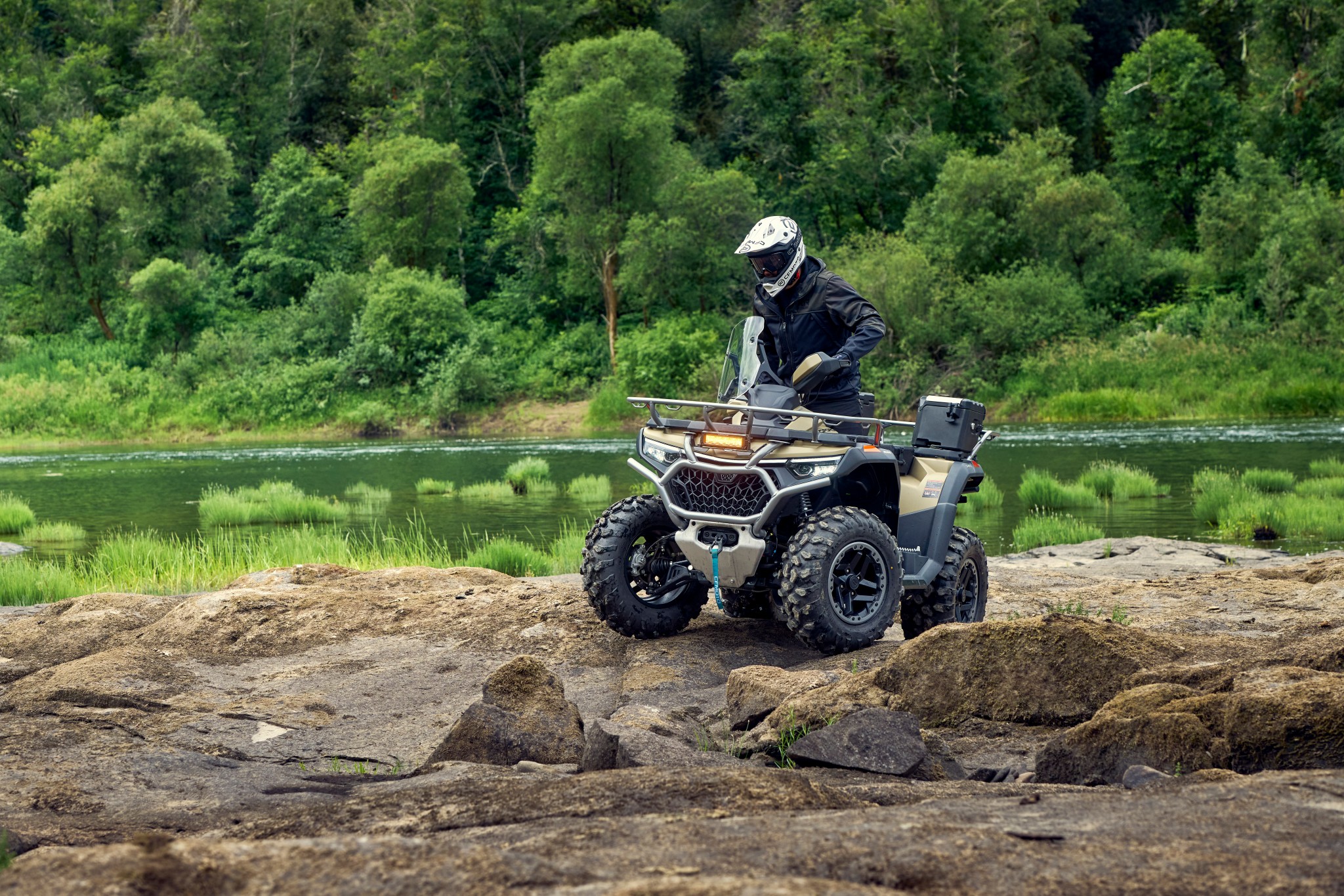 CFORCE 1000 OVERLAND_Action (5)
