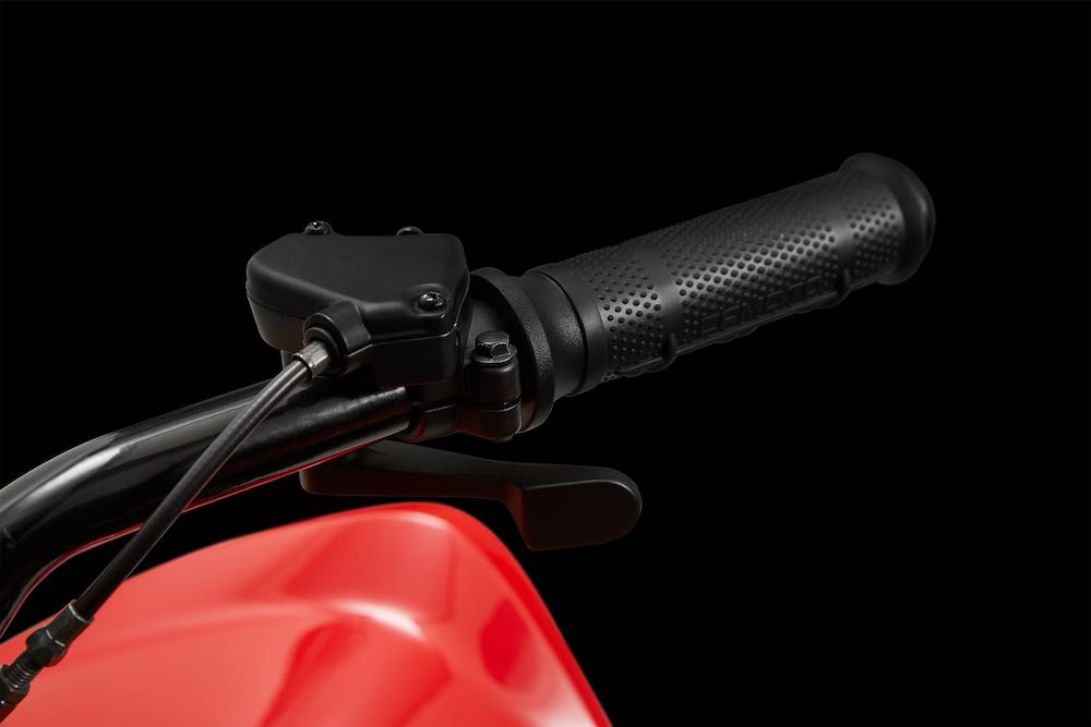 CF110-Right-Handlebar (1)