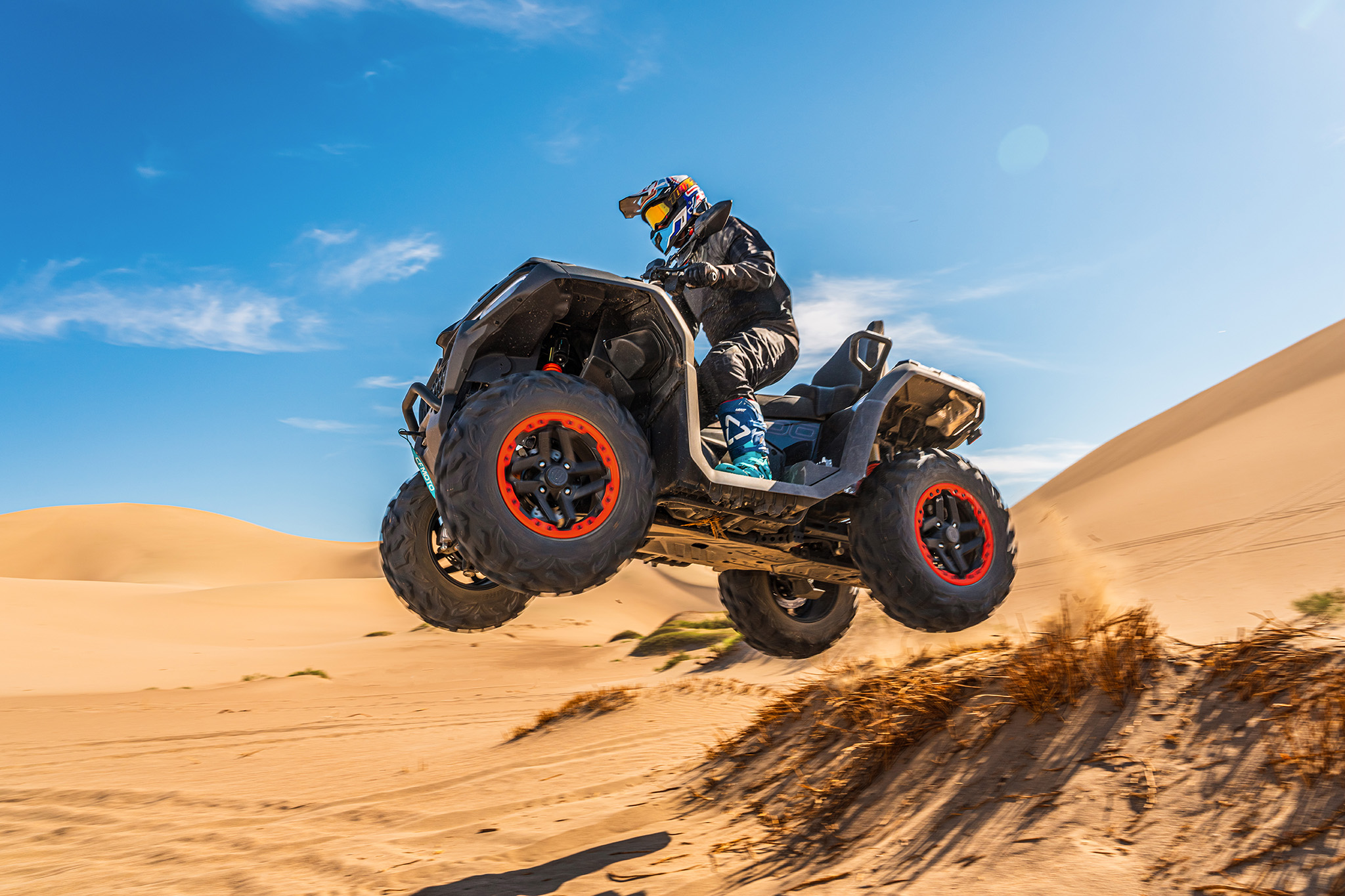 CFORCE 1000 TOURING action
