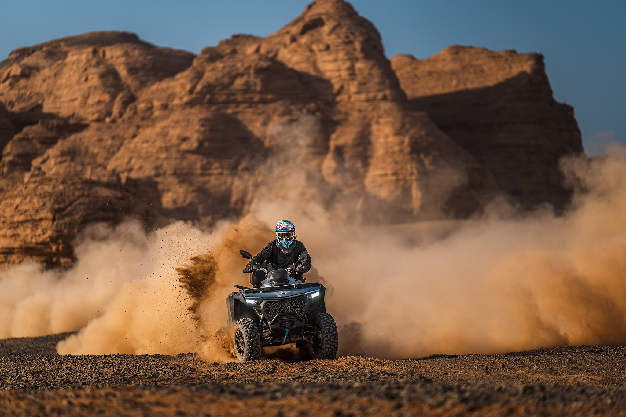CFORCE 850 TOURING action 2