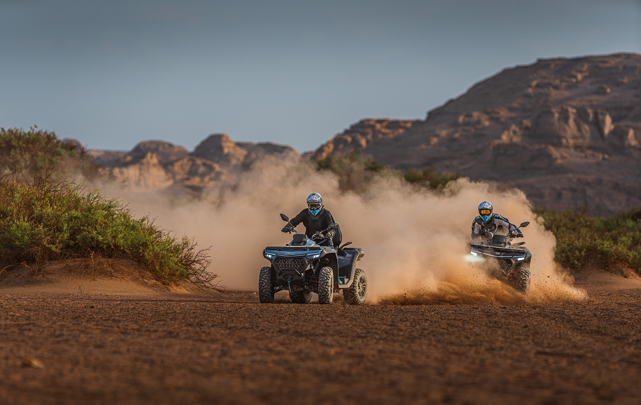 CFORCE 850 TOURING action 3